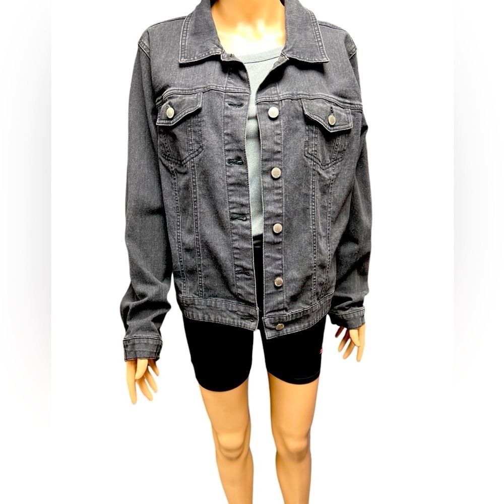 Beta House - NWOT - Cropped Black Denim Jacket